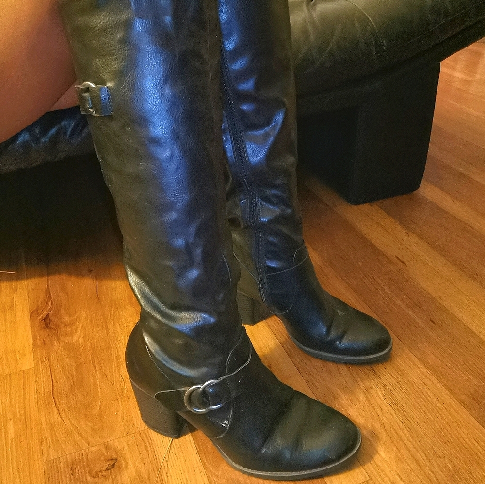 Gently worn Knee high leather boots